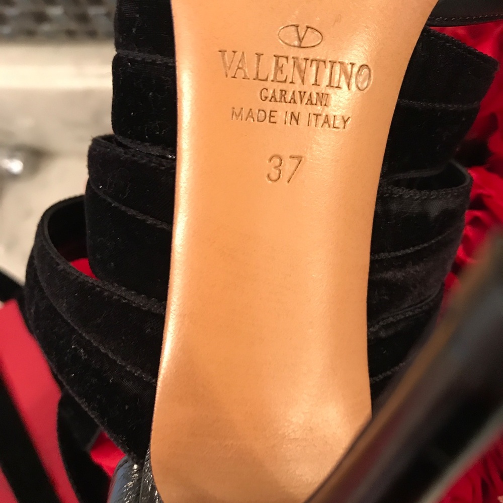 🚨❣️SOLD❣️🚨Authentic Valentino garavani lace up heels - Picture 6 of 14